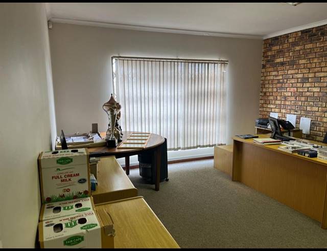 INDUSTRIAL PROPERTY TO RENT IN KILLARNEY GARDENS